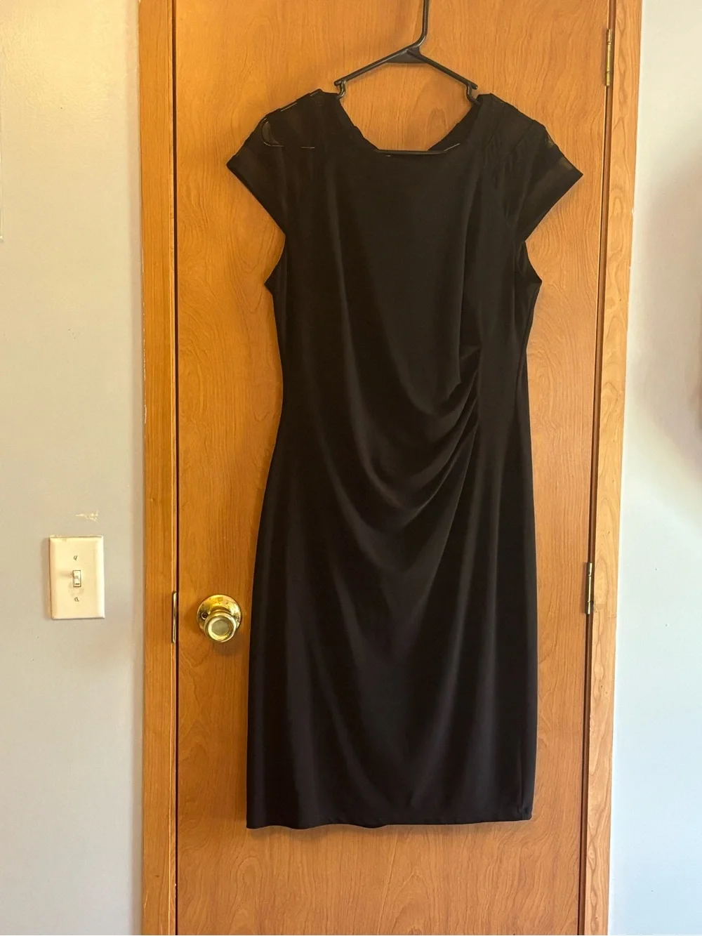 Jessica Howard Classic Black Cap-Sleeve Sheath Dress-12